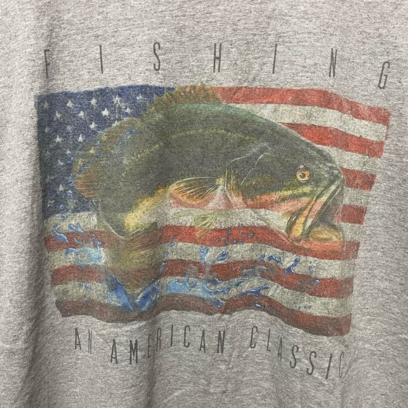 fishing an American Classic United States Flag fish graphic short sleeve T-shirt - Picture 2 of 5